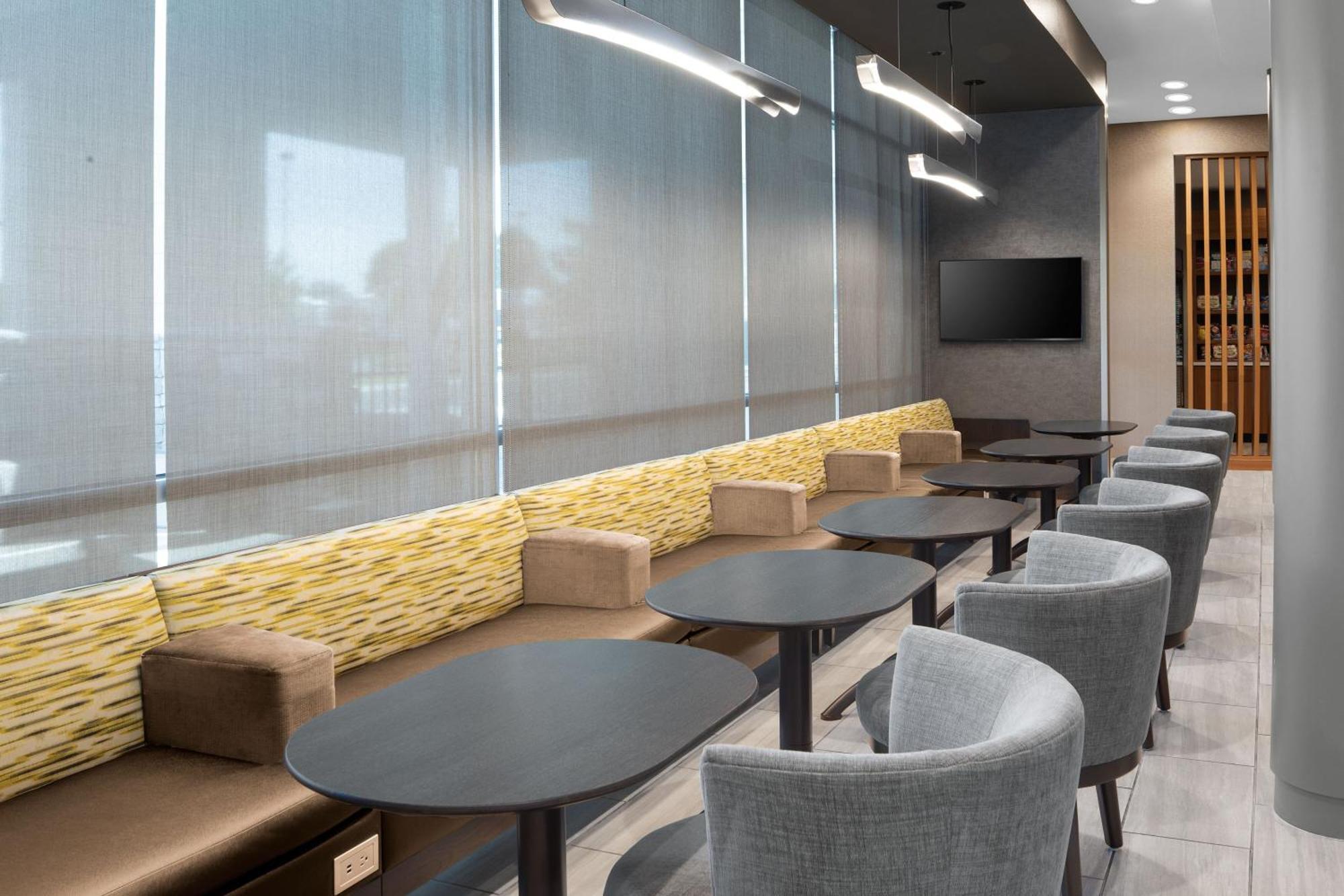 Hotel Springhill By Marriott North Roanoke